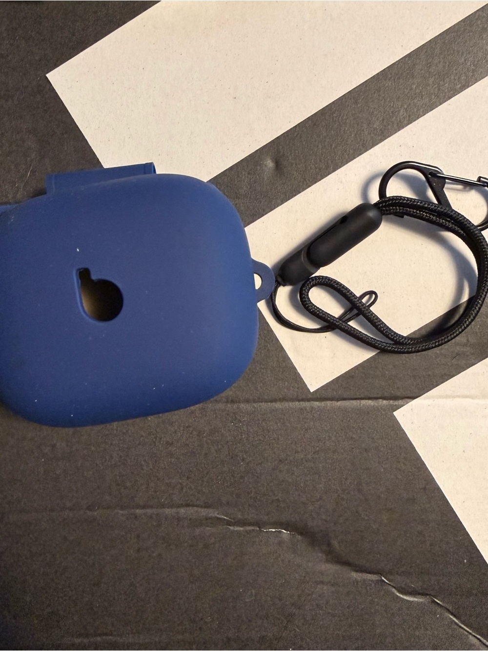 Beats by Dre Navy Blue Silicone Earbud Case Cover with Black Lanyard